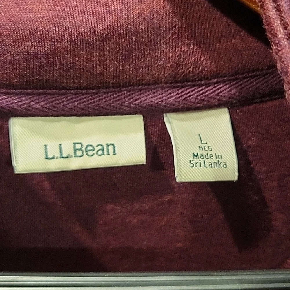 L.L. Bean sweater w/pouch pocket - Picture 2 of 5